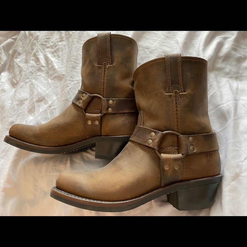 FRYE LEATHER  ANKLE BOOTS HARNESS 8R SIZE 8.5
